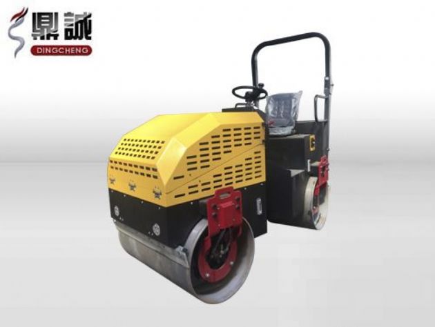 點(diǎn)擊查看詳細(xì)信息<br>標(biāo)題：2.5噸全液壓座駕式振動(dòng)壓路機(jī) 閱讀次數(shù)：13810