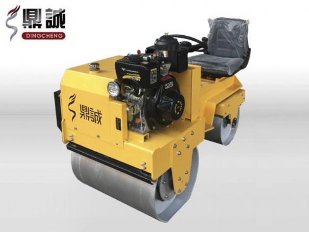 點(diǎn)擊查看詳細(xì)信息<br>標(biāo)題：DC850C座駕式壓路機(jī) 閱讀次數(shù)：14428