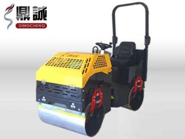 點(diǎn)擊查看詳細(xì)信息<br>標(biāo)題：1噸全液壓振動(dòng)壓路機(jī) 閱讀次數(shù)：13698